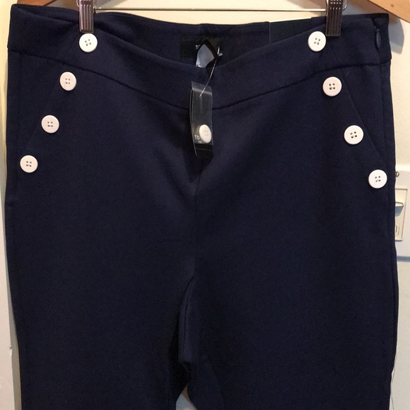 Torrid size 18 crop pants. - Picture 2 of 8